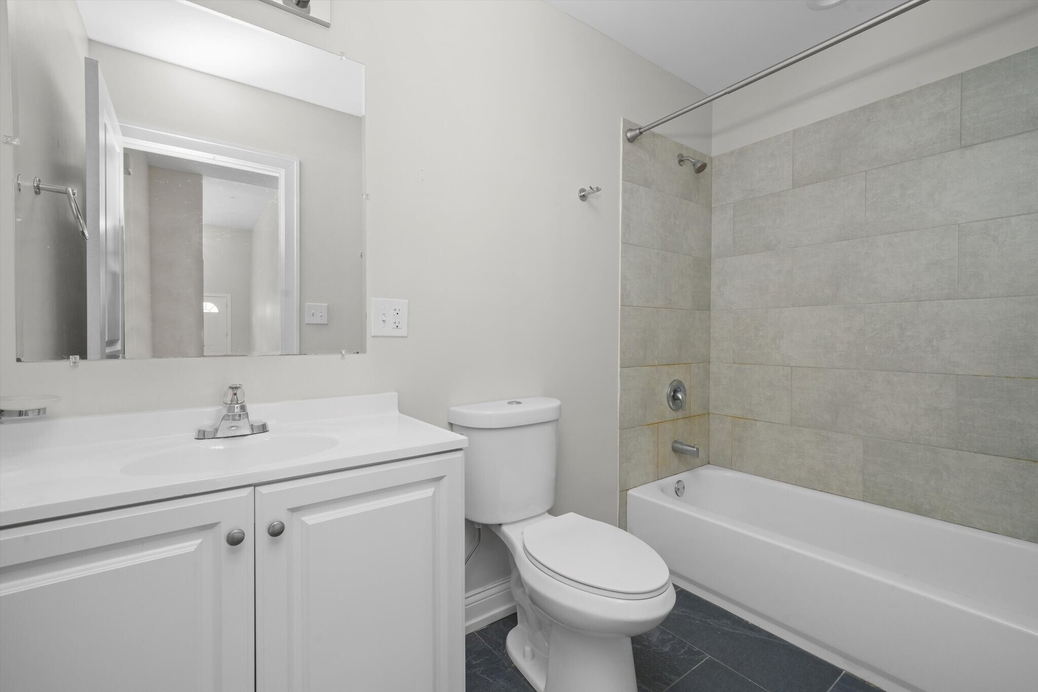 Building Photo - 1946 S Racine Ave