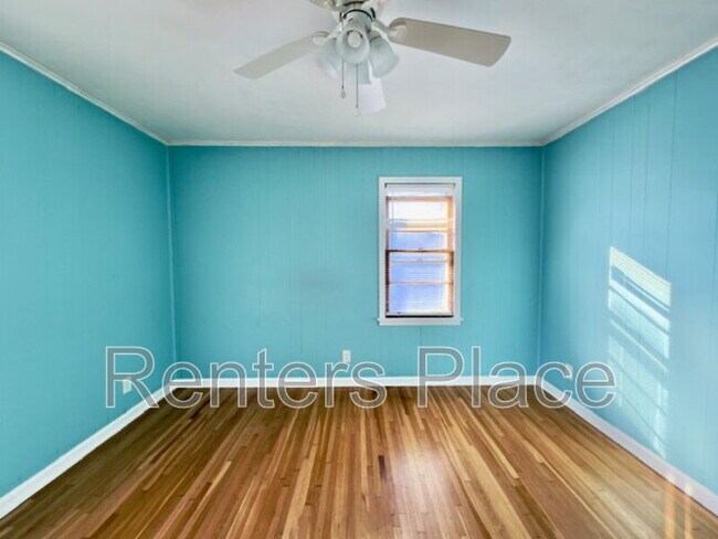 Building Photo - 431 S 109th E Ave