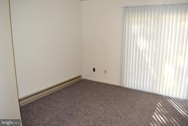 Building Photo - 945 Orchard Dr