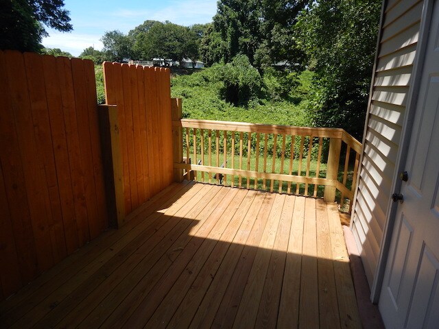 Building Photo - 515 N Walnut St