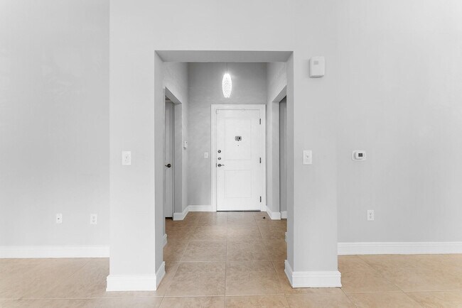 Building Photo - 16102 Emerald Estates Dr