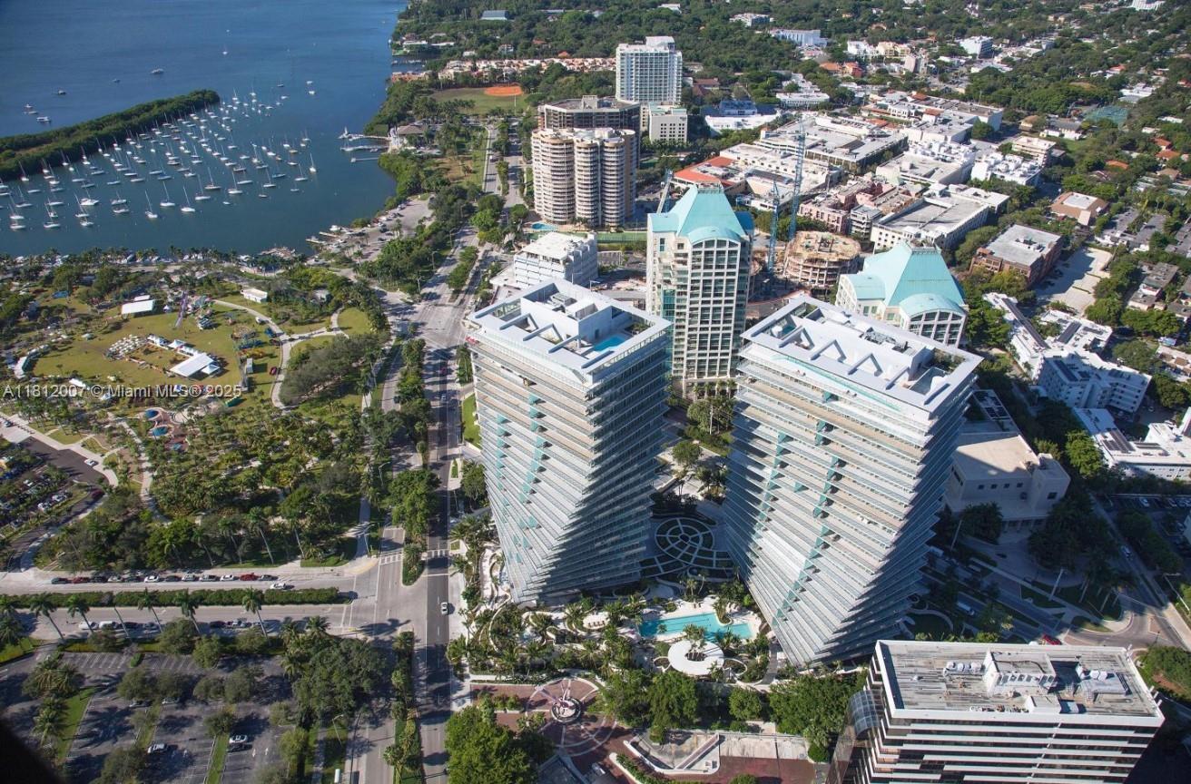 Building Photo - 2675 S Bayshore Dr