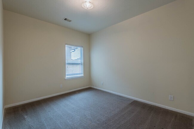 Building Photo - 17407 Blackstone Trails Dr