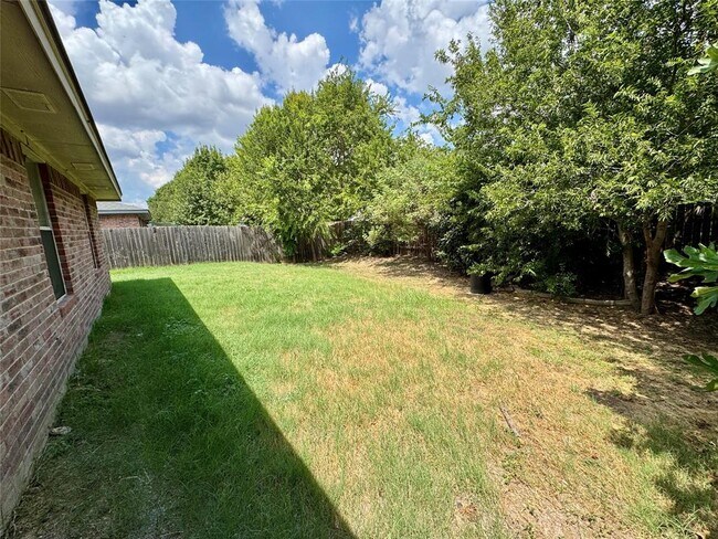 Building Photo - 2415 Wisteria Way