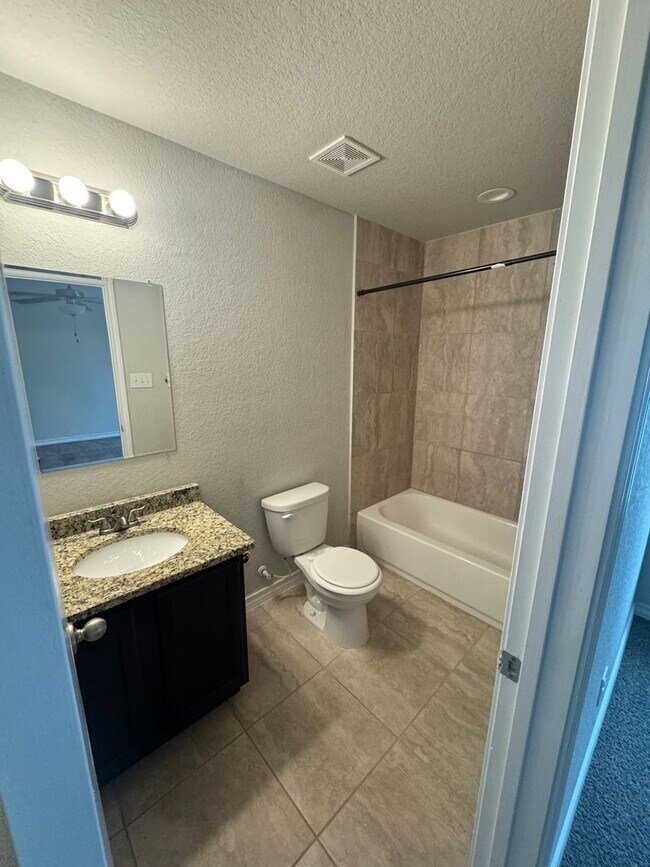 Building Photo - Coming Soon - Elegant 3BR 2.5 Bath Townhom...