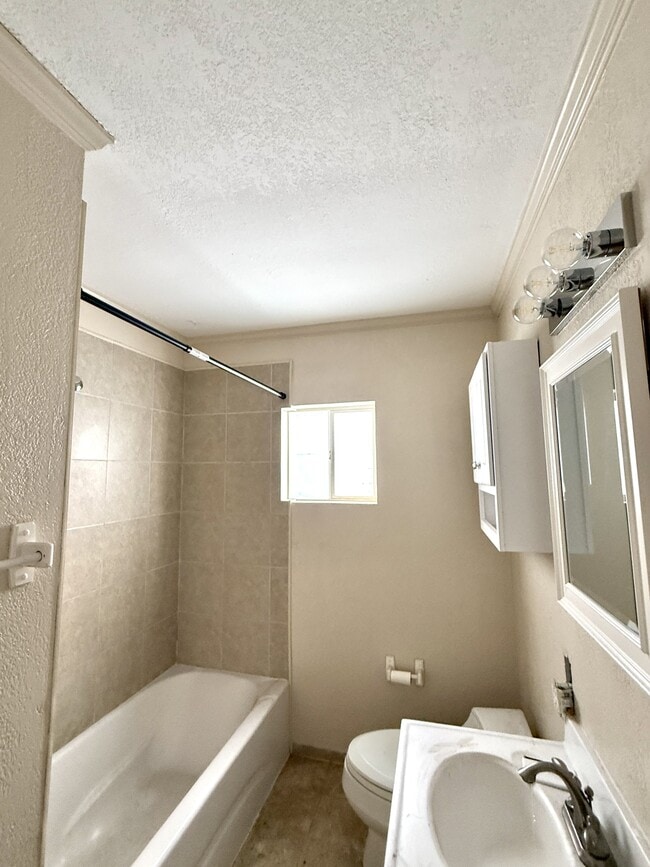 Building Photo - 1218 G St NW