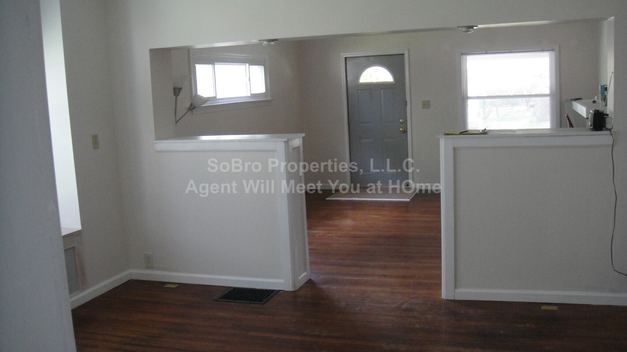 Building Photo - 4054 North Park Avenue