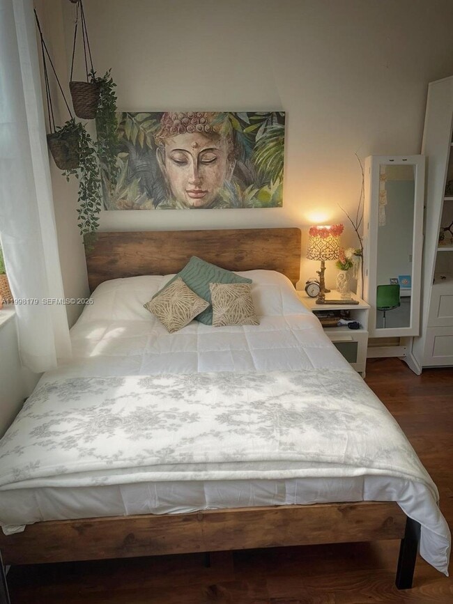 Building Photo - 605 Ives Dairy Rd