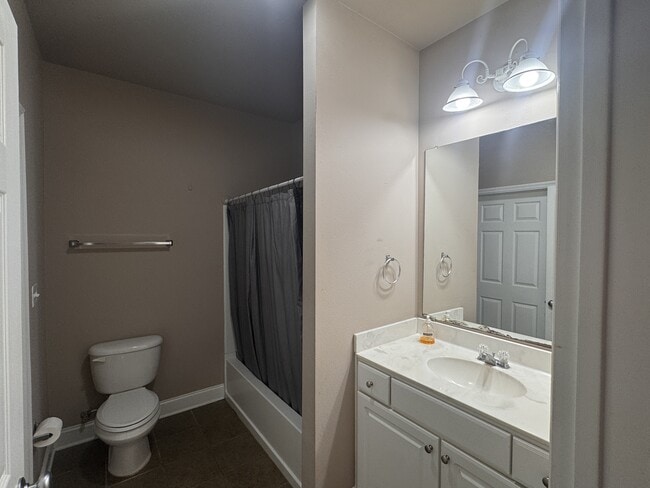 Building Photo - 900 Dean Lee Dr