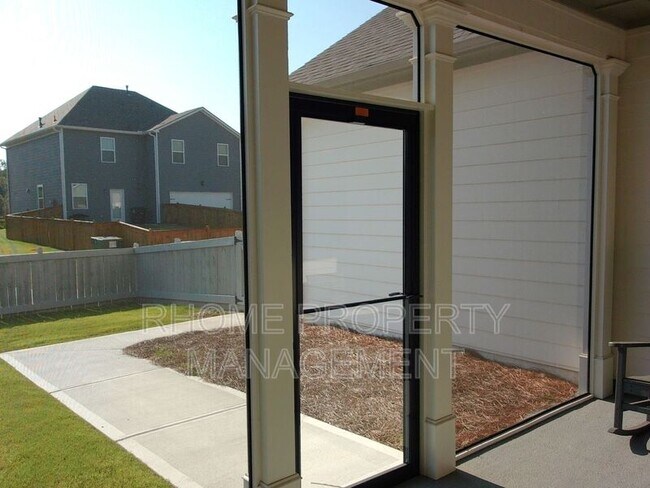 Building Photo - 9926 Stretford Rd