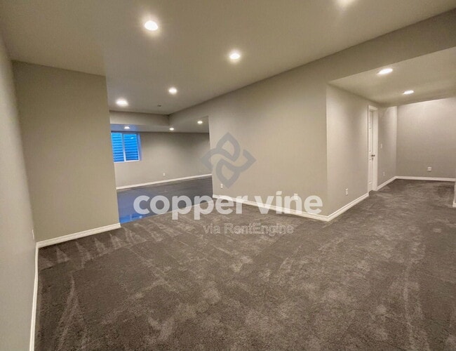 Building Photo - 5189 Thistle Dr