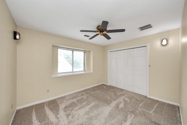 Building Photo - 10503 Great Plains Ln