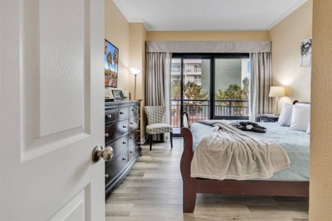 Building Photo - 2710 N Ocean Blvd