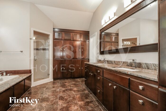 Building Photo - 1500 Park Chase Ave