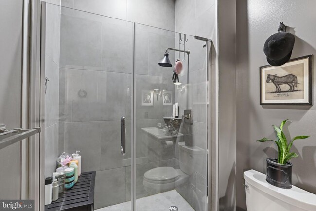 Building Photo - 520 John Carlyle St