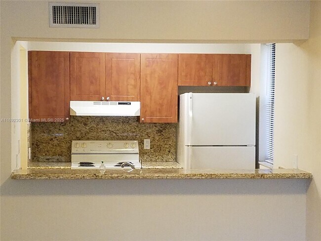 Building Photo - 8180 Geneva Ct