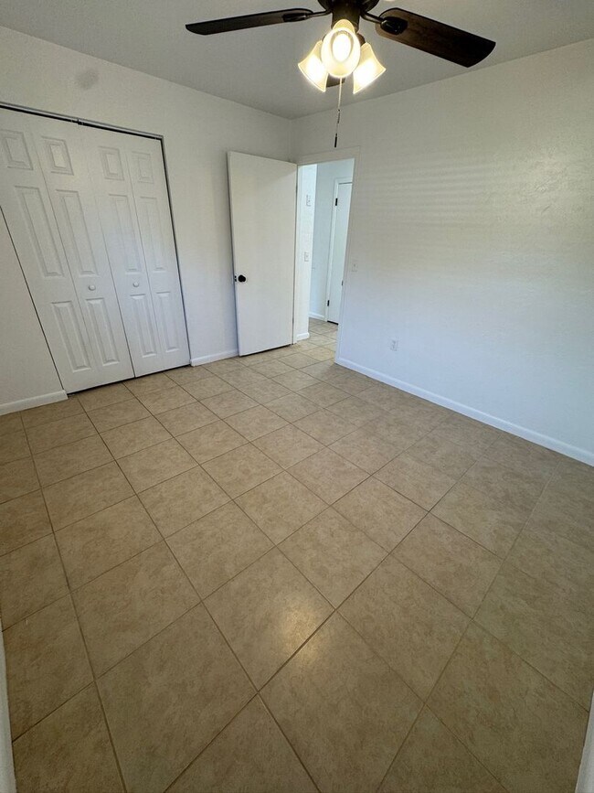 Building Photo - 1702 NE 71st St