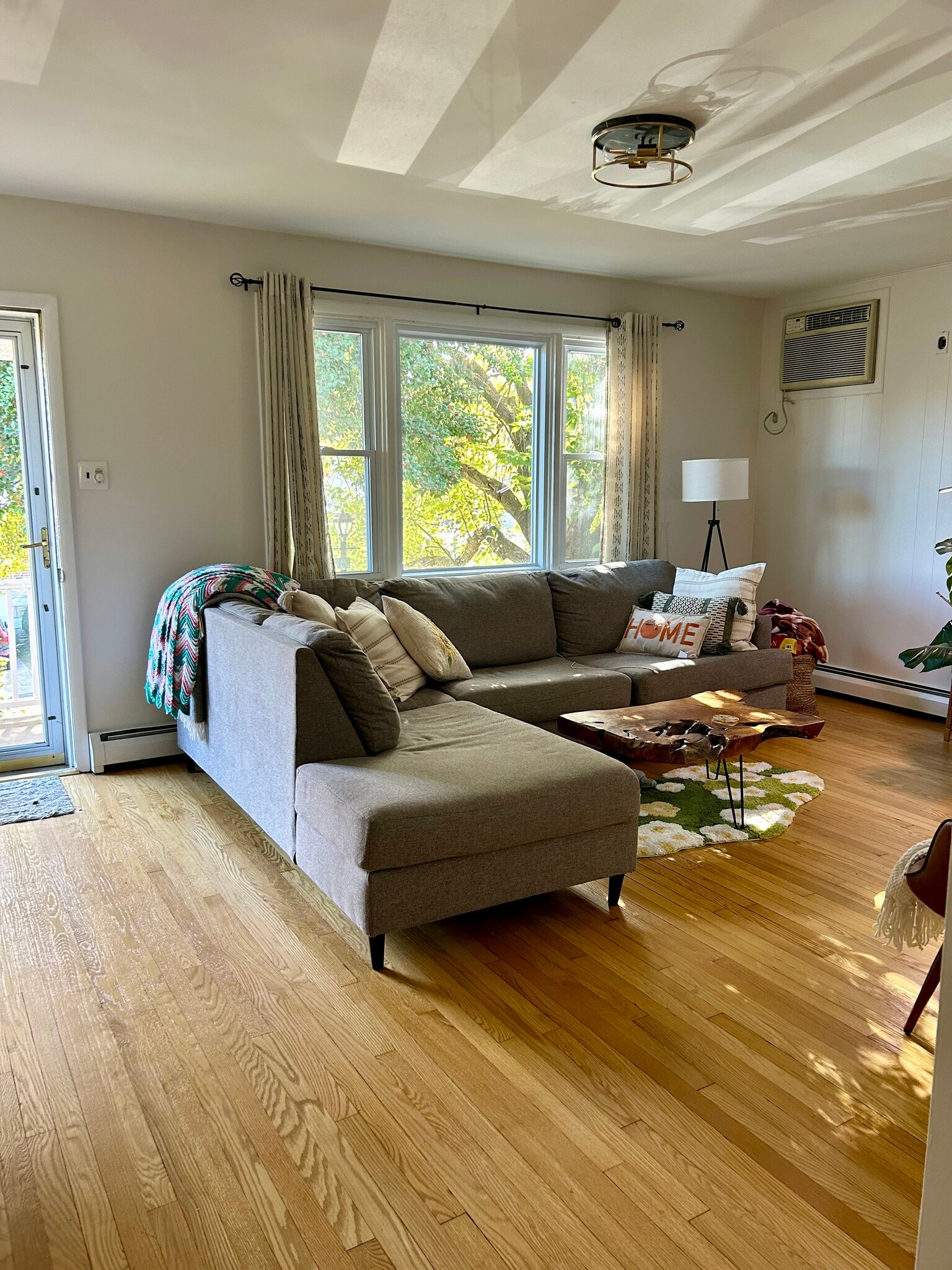 Building Photo - 133 Elm Ave