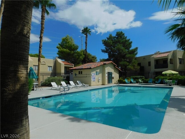 Building Photo - 601 Cabrillo Cir
