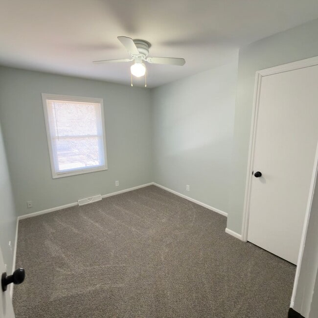 Building Photo - 3 Bedroom Home In Kentwood Schools!