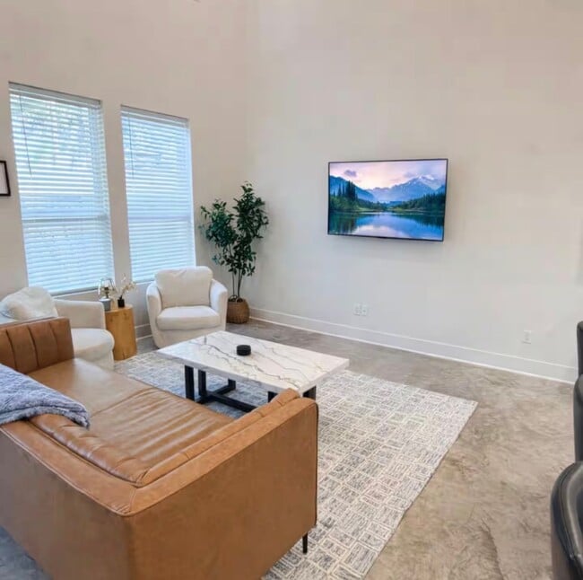 Building Photo - FOR RENT in LAFAYETTE!