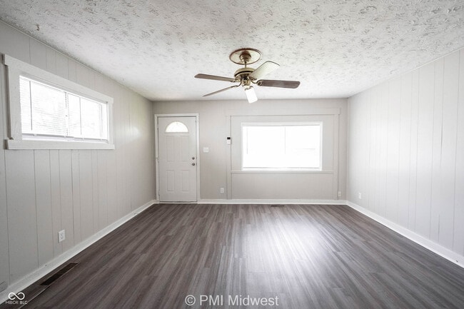 Building Photo - 3748 N Hawthorne Ln