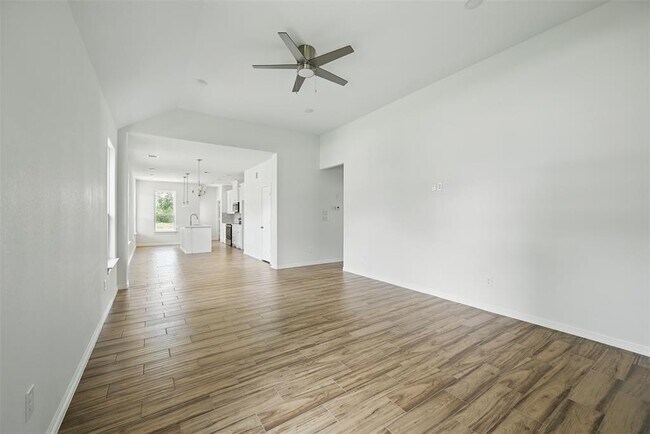 Building Photo - 24644 Cavan St