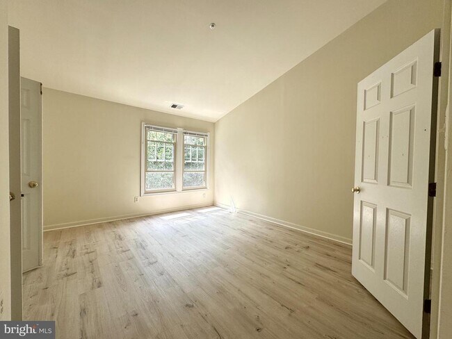 Building Photo - 10175 Treble Ct