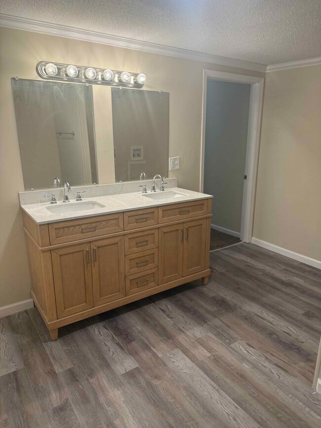 Building Photo - Remodeled 3 BDR / 2 BA Home, Small Town Living