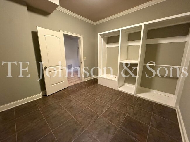 Building Photo - 5540 Brookberry Farm Rd