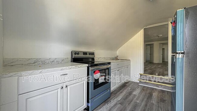Building Photo - 3811 Chatham Cir
