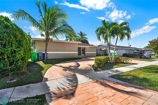 Primary Photo - 9650 NW 24th St