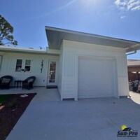 Building Photo - 2421 India Palm Dr