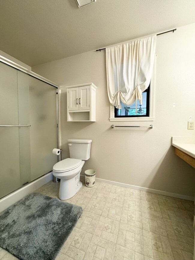 Building Photo - 565 Monet Walk