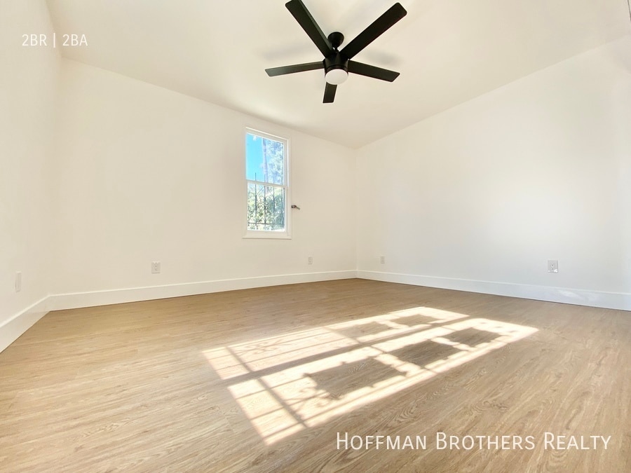 Building Photo - 1936 New England St