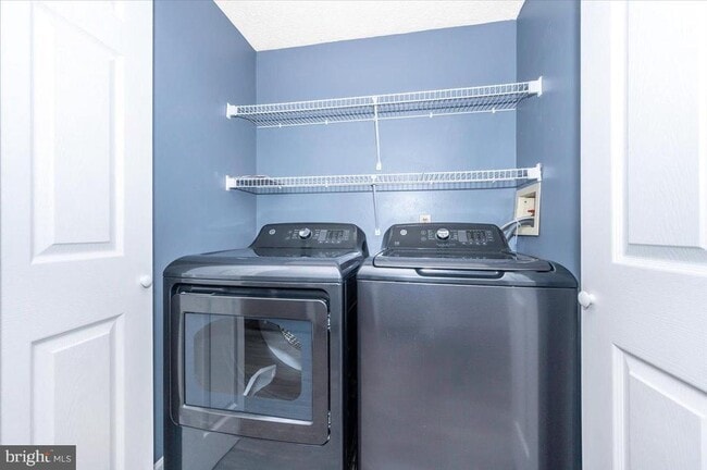 Building Photo - 12284 Bandera Ln