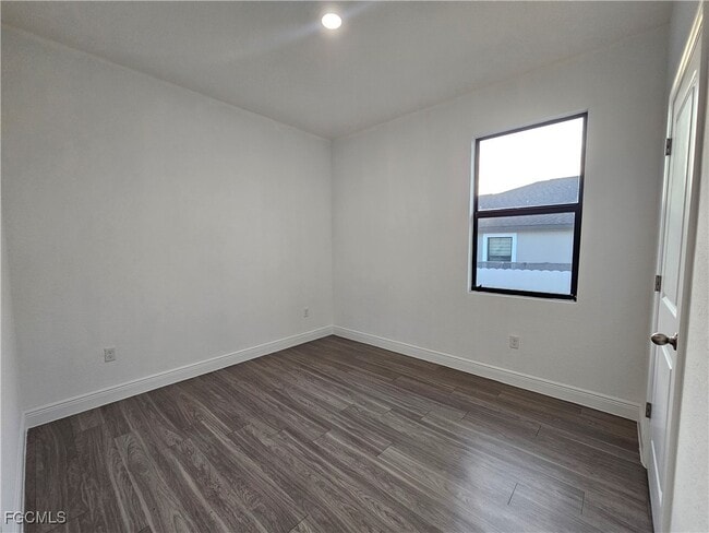 Building Photo - 8059 Sherwood Cir