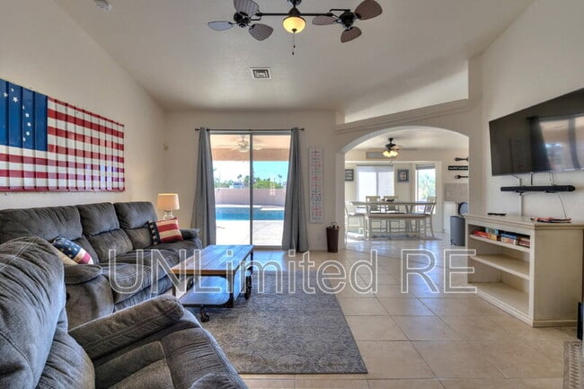 Building Photo - 304 Acoma Blvd S