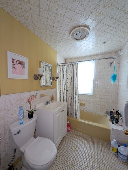 Building Photo - 35 Pearson Rd