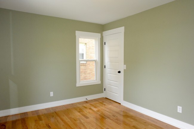 Building Photo - 1424 Sigsbee St SE