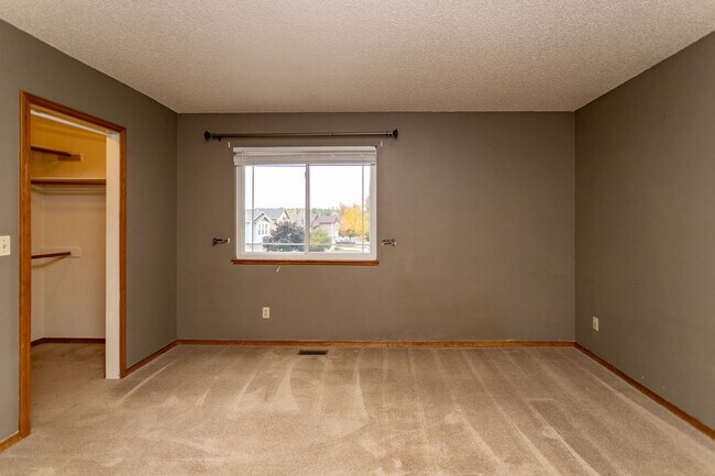 Building Photo - 6109 Lowlander Ct