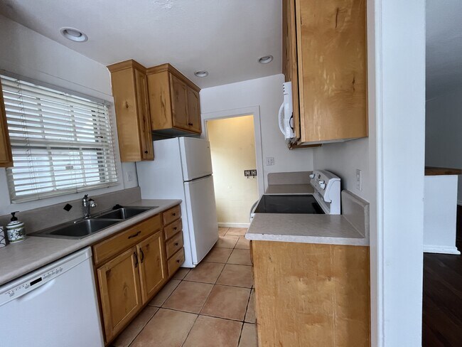 Building Photo - 2521 Dearborn St