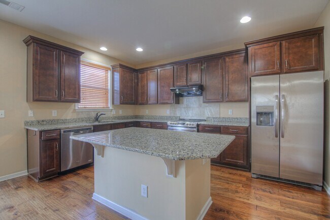 Building Photo - 2298 Dewey Dr