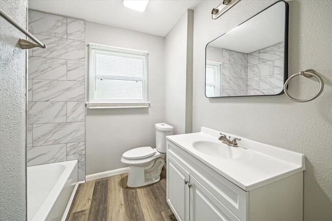 Building Photo - 7426 Saunders Rd