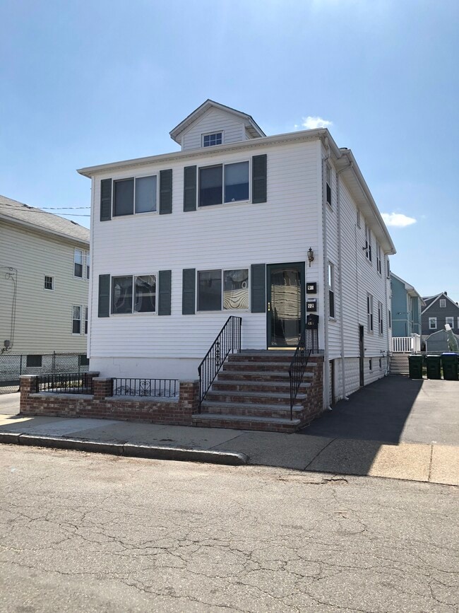 Primary Photo - 92 1st St