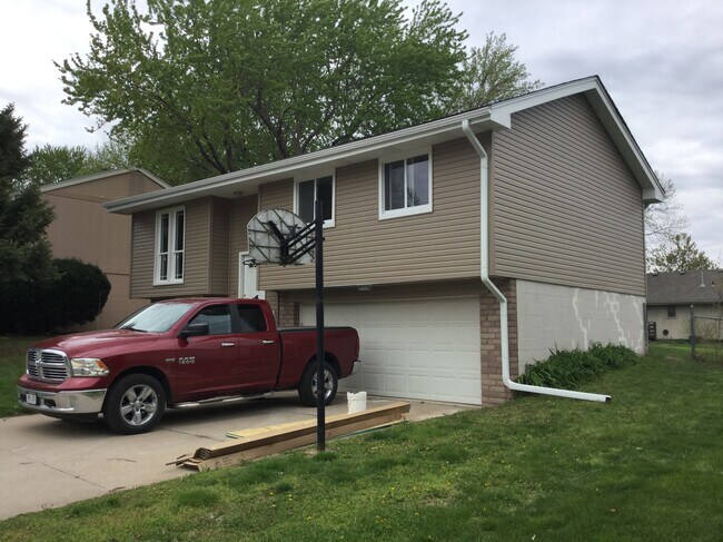 Building Photo - 14020 Barretts Dr