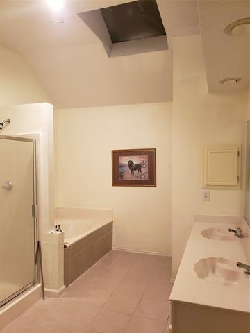 Building Photo - 1208 Berkshire Ct