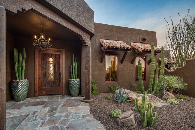 Building Photo - 6200 E Cielo Run N