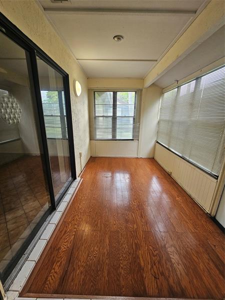 Building Photo - 263 Deerfield Ct