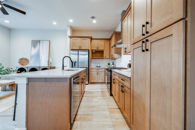 Building Photo - 6506 Old Olive Tree Dr